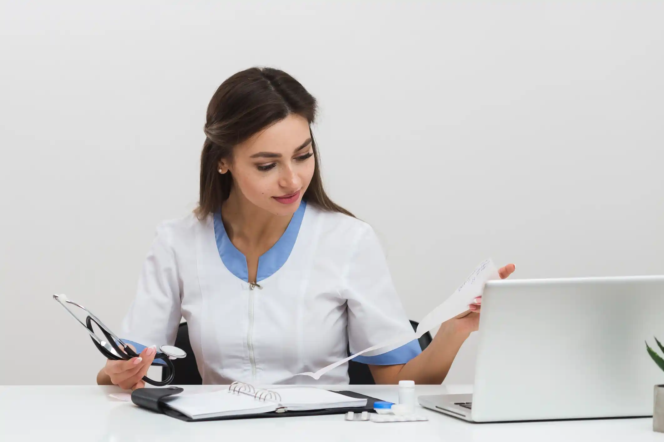 doctor reading image